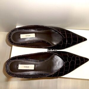 Toteme Sharp Croc Mules,40,Brown